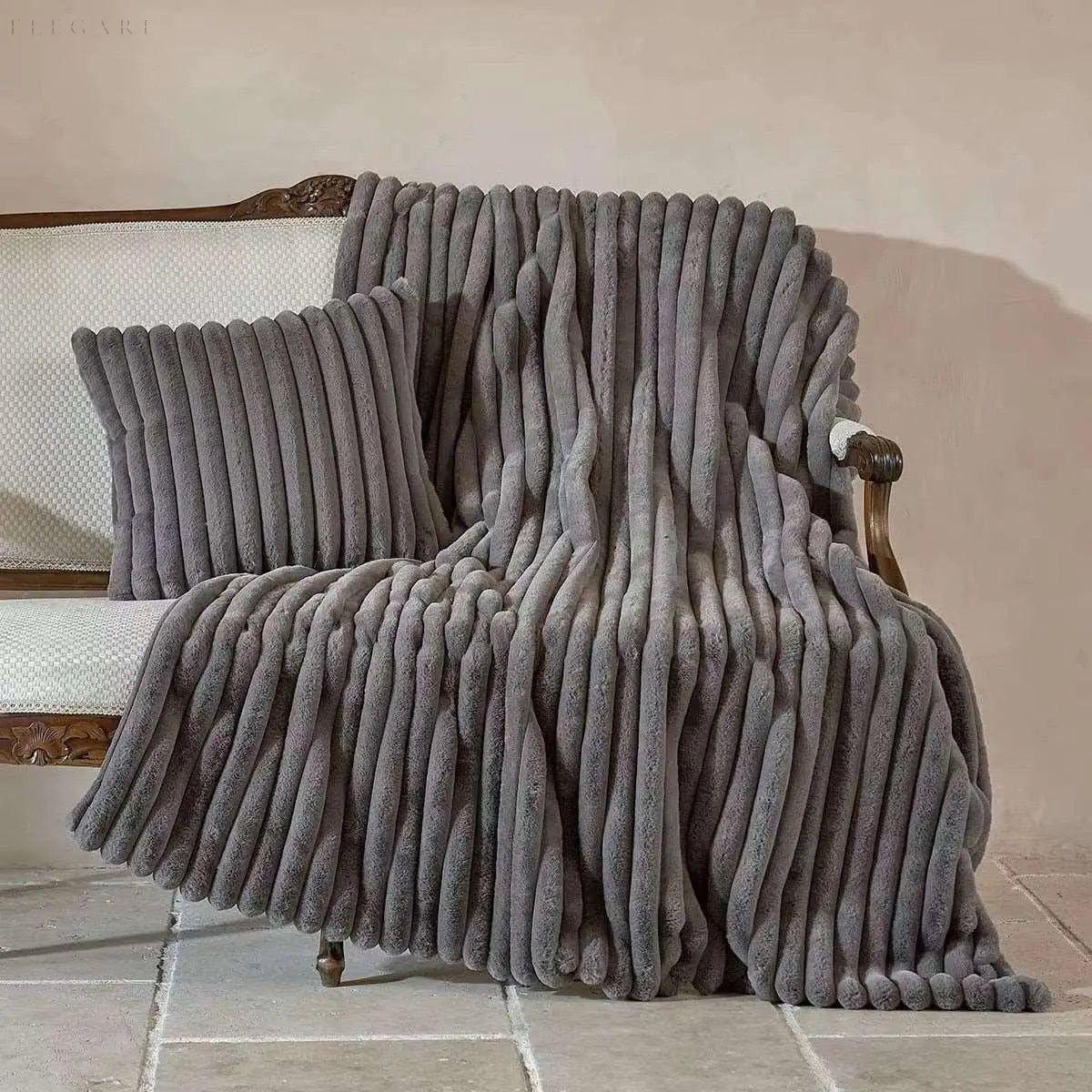 Luxury Nordic Throw Blanket Made of Polyester – Warmth, Comfort, and Stress Relief in Various Sizes