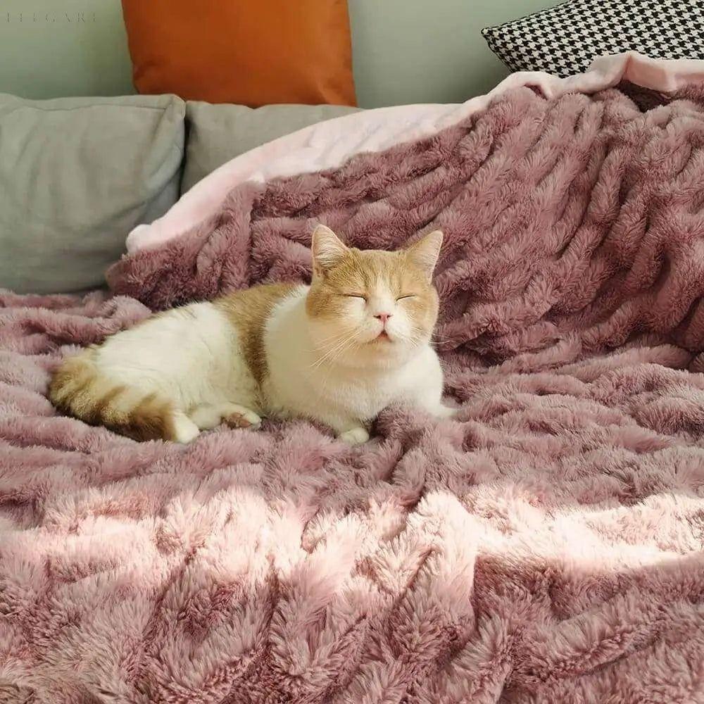 Super Soft Plush Blanket for Pets – Double-Sided Coral Fleece and Synthetic Fur, Machine Washable and Skin-Friendly