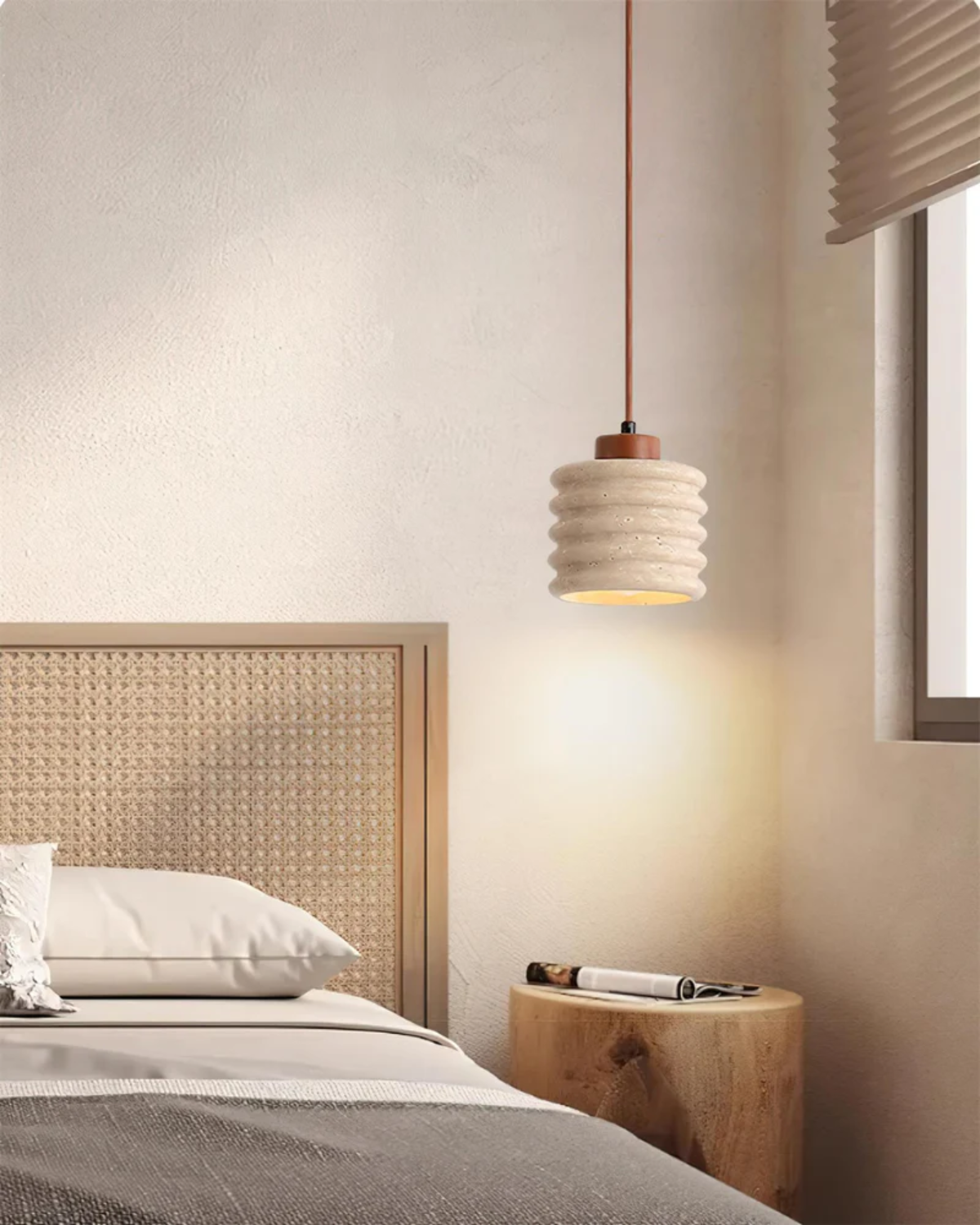 Leamon Pendant Lamp in Bedroom