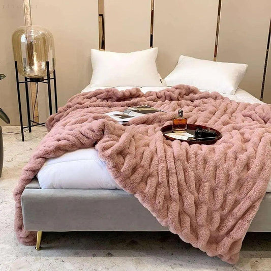 Super Soft Plush Blanket for Pets – Double-Sided Coral Fleece and Synthetic Fur, Machine Washable and Skin-Friendly